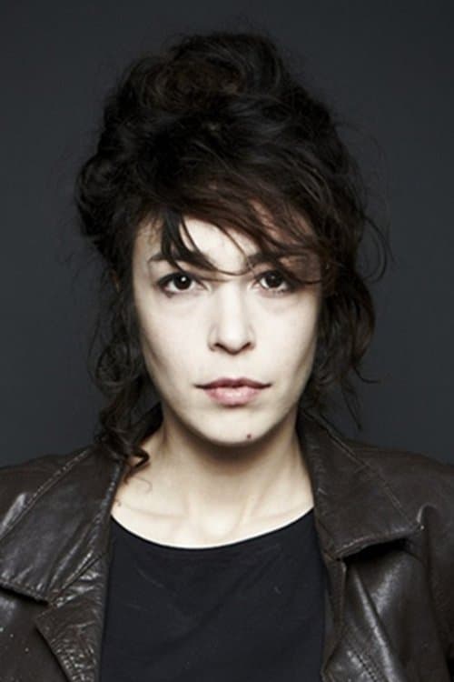 Adrienne Pauly image