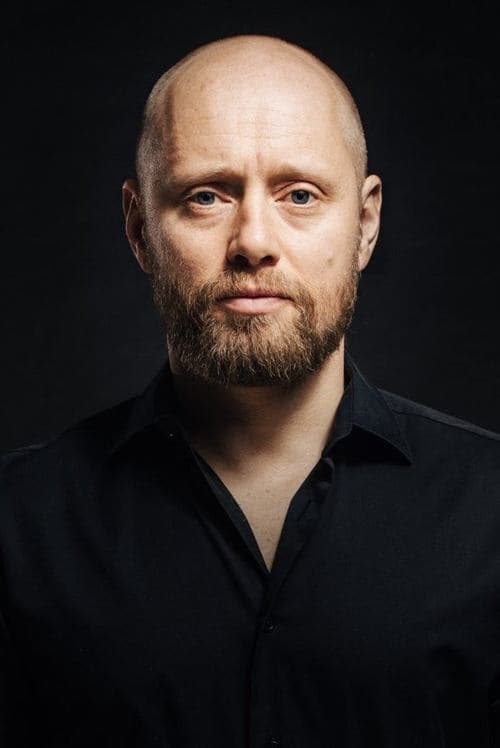 Aksel Hennie image