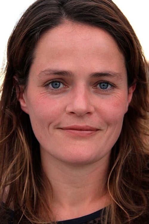 Alexandra Johnes image