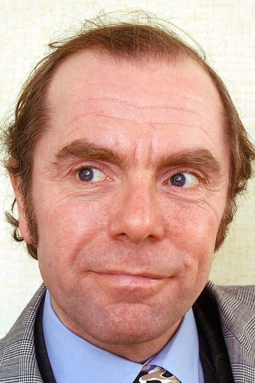 Angus Lennie image