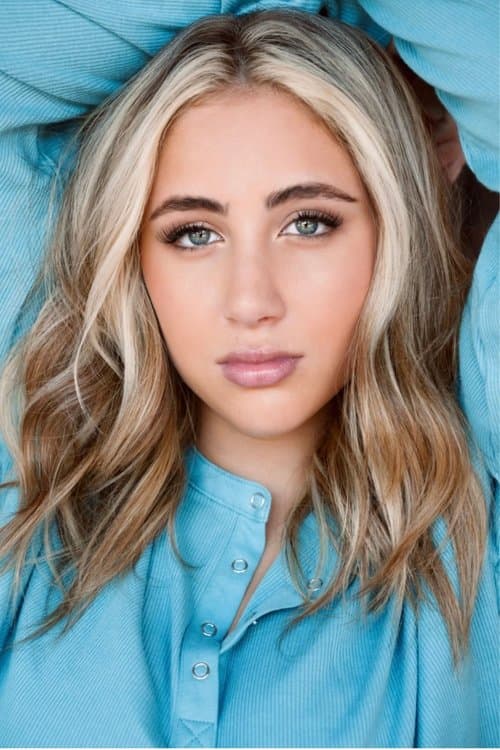 Ava Kolker image