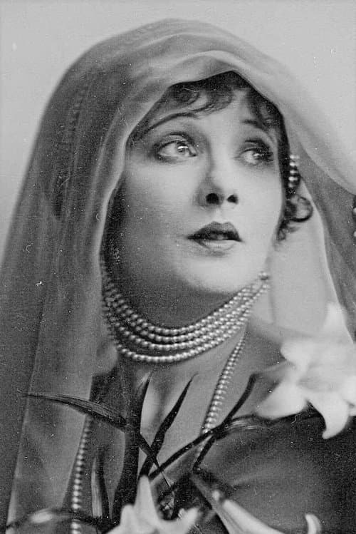 Betty Bouton image