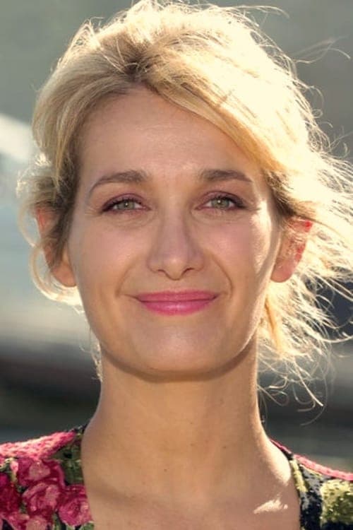 Caroline Anglade image