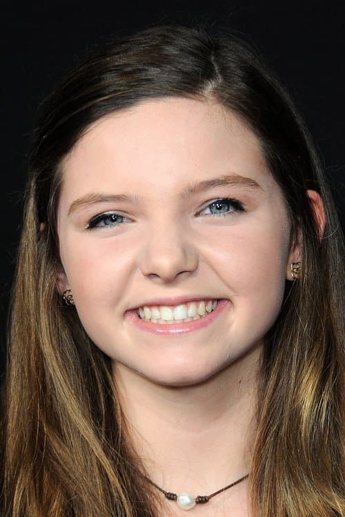 Chloe Csengery image