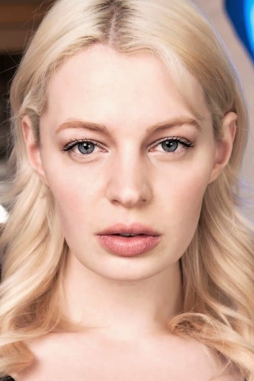 Chloe Farnworth image