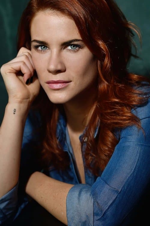 Courtney Hope image