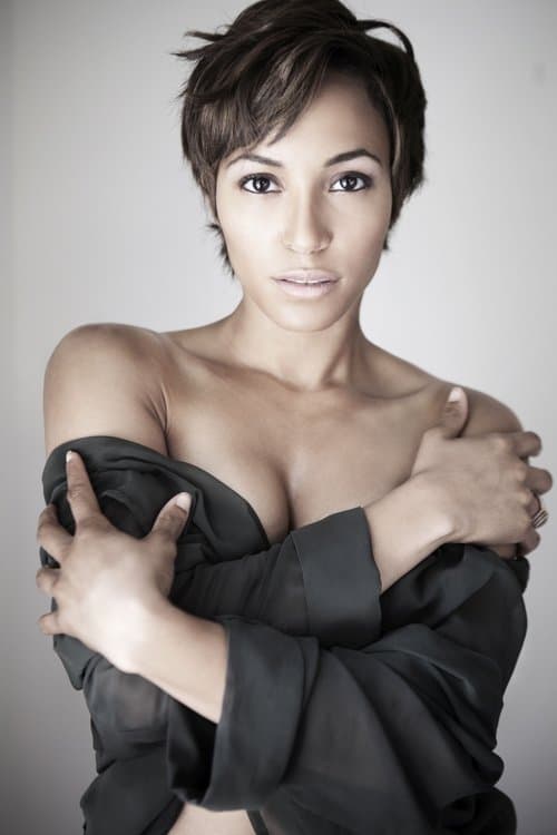 Courtney Lindsay image