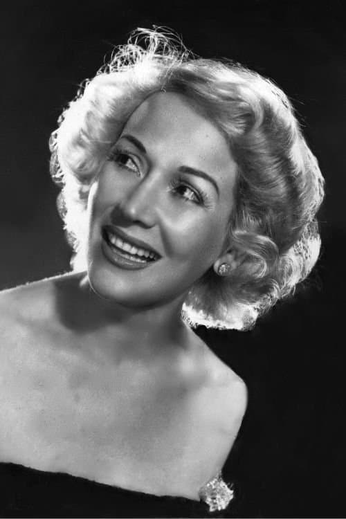 Elena Lucena image