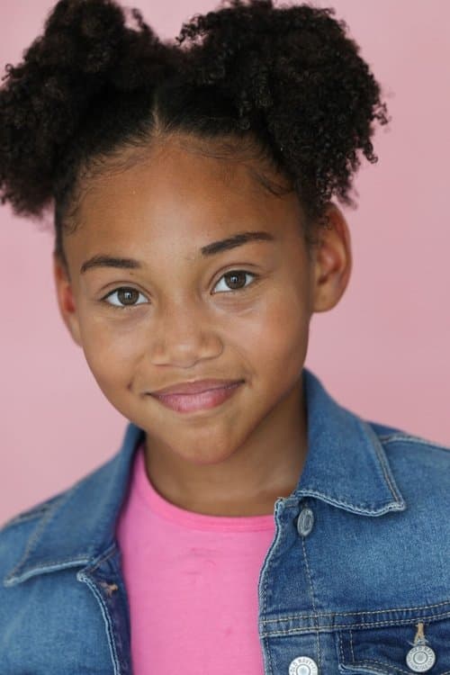 Elle Naomi image