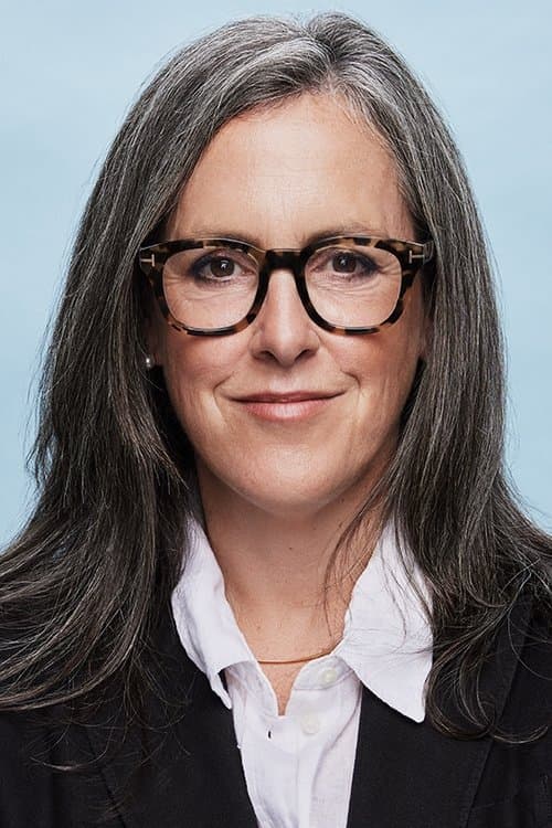 Emma Thomas image