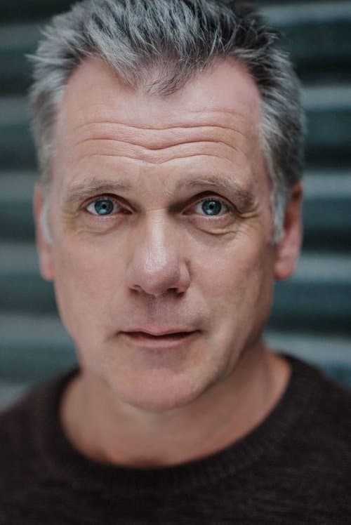 Erik Thomson image