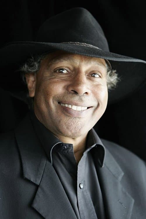 Ernie Dingo image
