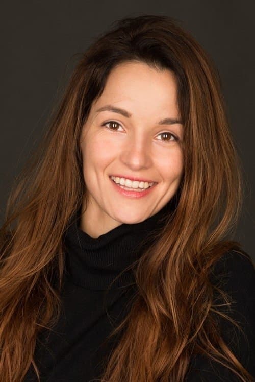 Esther Nubiola image