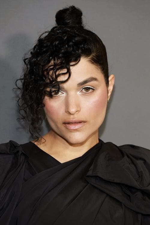 Eve Harlow image