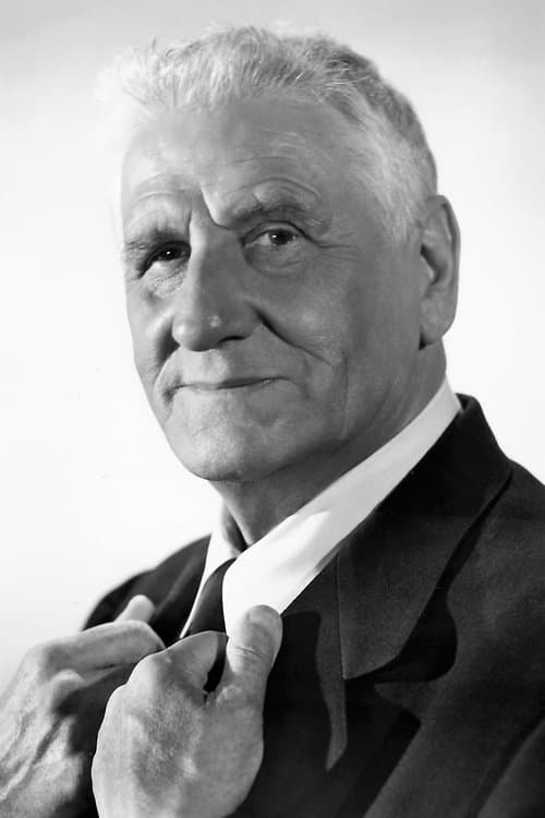 Finlay Currie image