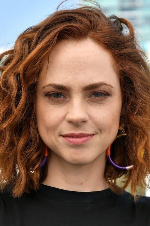 Fiona Dourif image