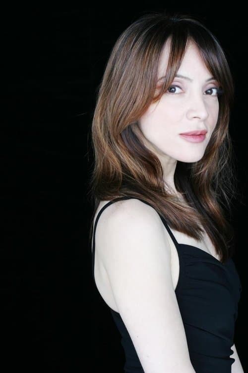 Frida Betrani image