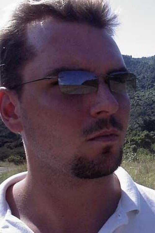 Gareth Myles image