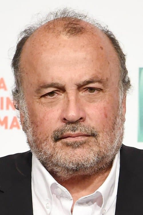 Photo of Gonzalo Justiniano