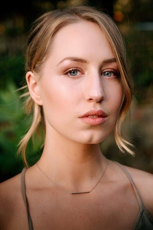 Izzy Stevens image