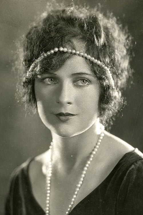 Jacqueline Logan image
