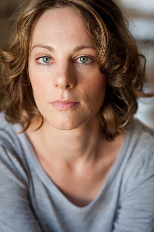 Julia Eder image