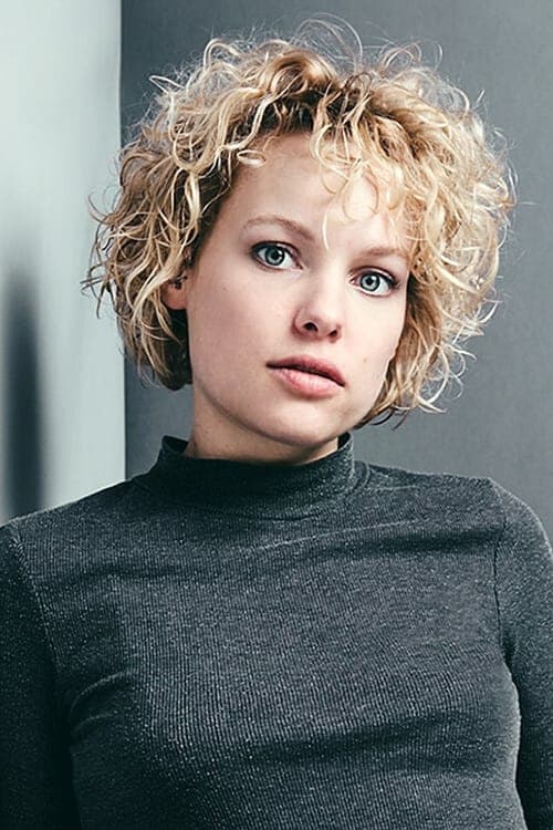 Julia Franz Richter image