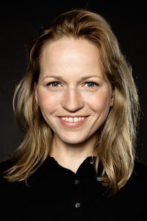 Julia Hummer image