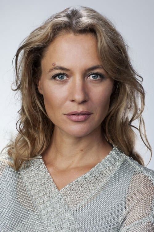 Julia Thurnau image