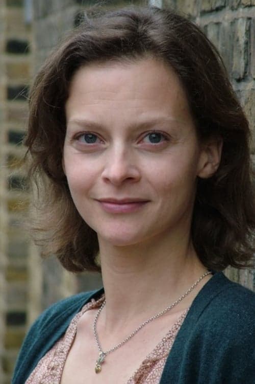 Julie Cox image