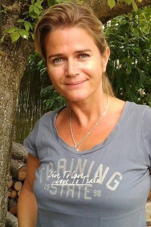 Julie Glenn image