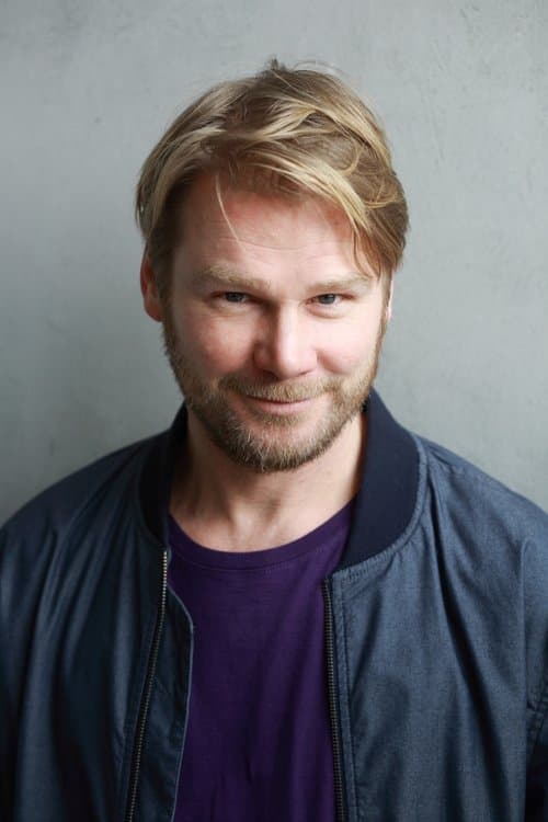 Kai Scheve image