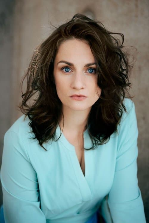 Karoline Teska image