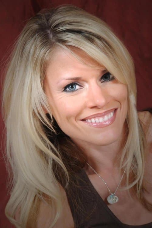 Kerri Hoskins image