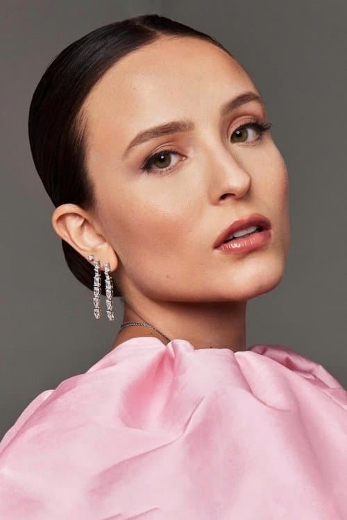 Larissa Manoela image