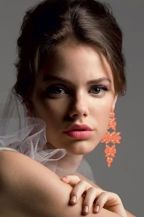 Laura Neiva image