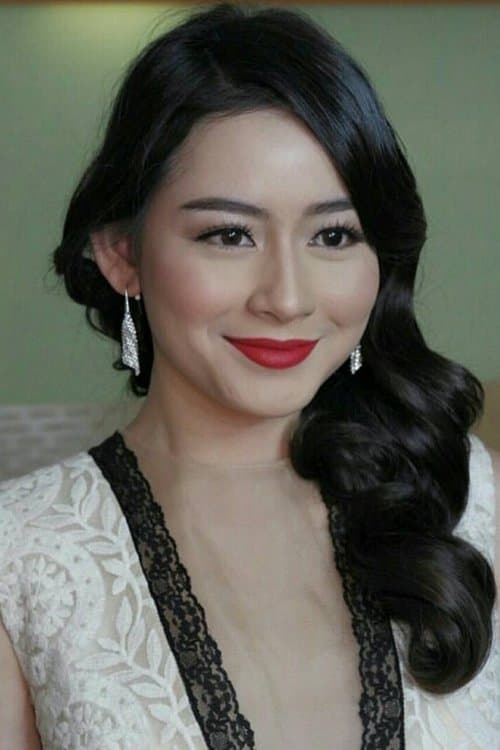 Laura Theux image
