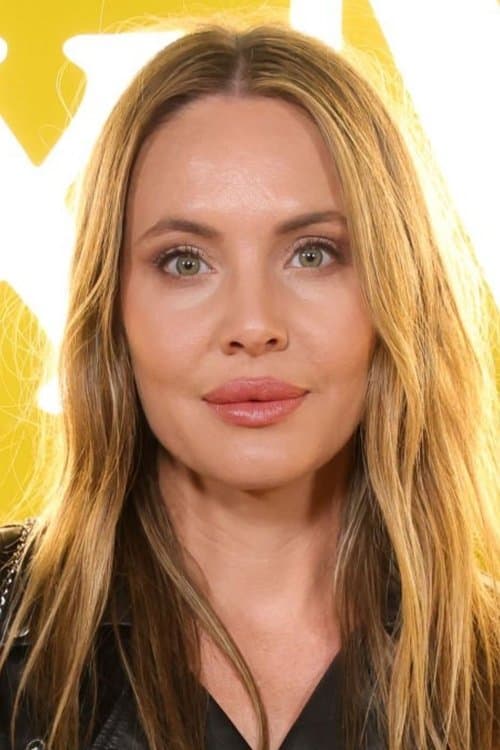 Leah Pipes image