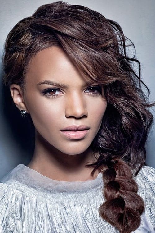 Leslie Grace image