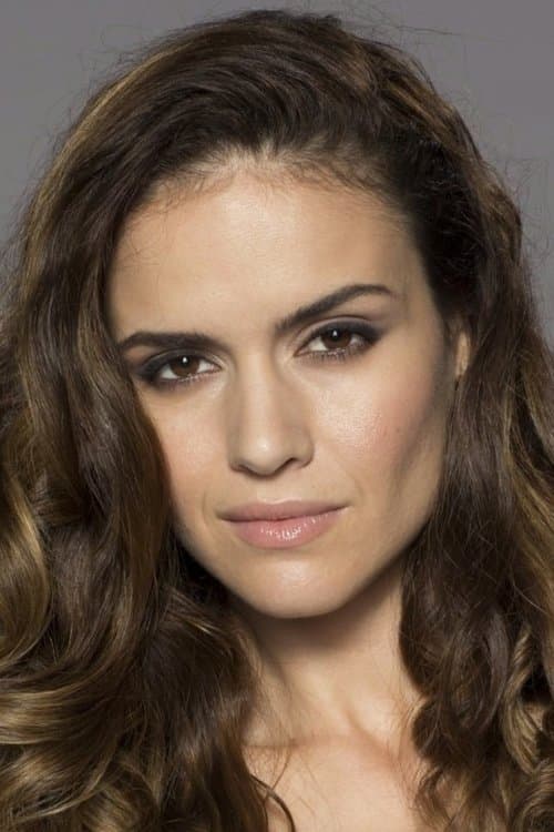Lisa Marcos image