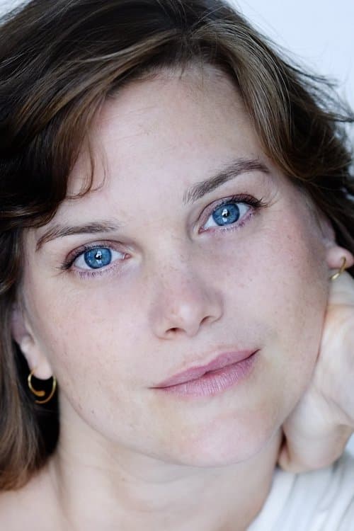 Liz White image