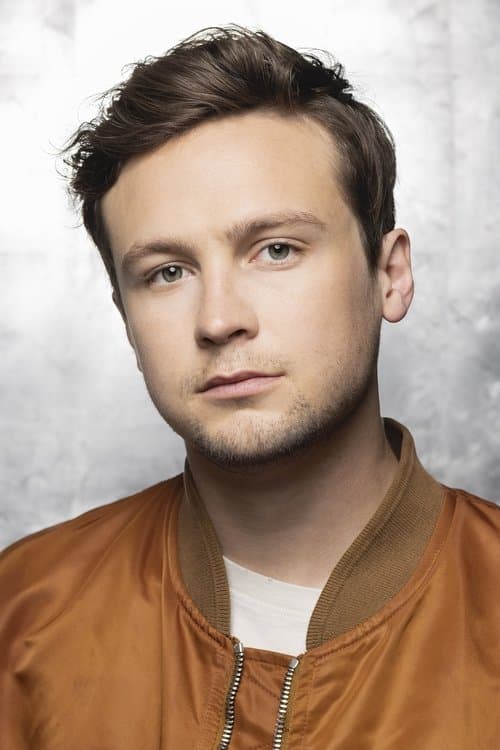 Logan Miller image