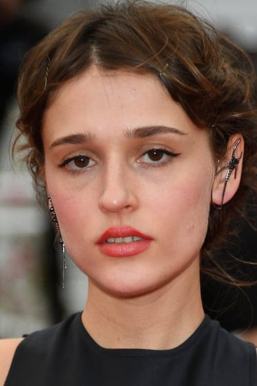 Lola Bessis image