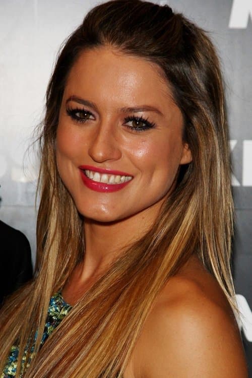 Lola Ponce image