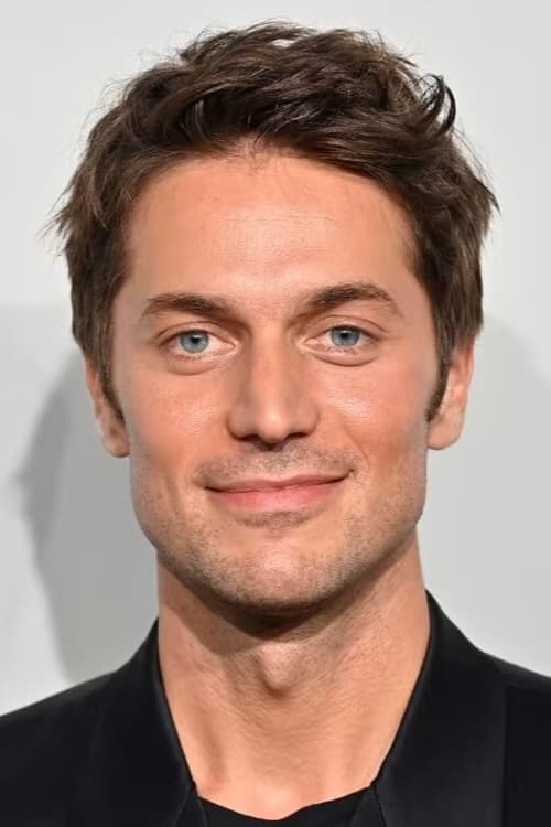 Lucas Bravo image