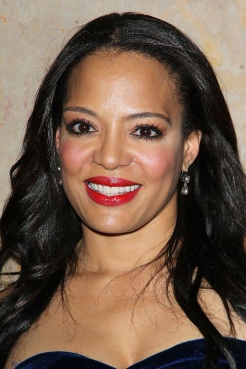 Luna Lauren Velez image