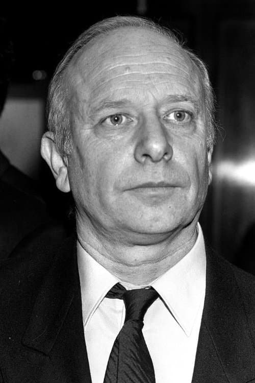 Photo of Manuel Summers