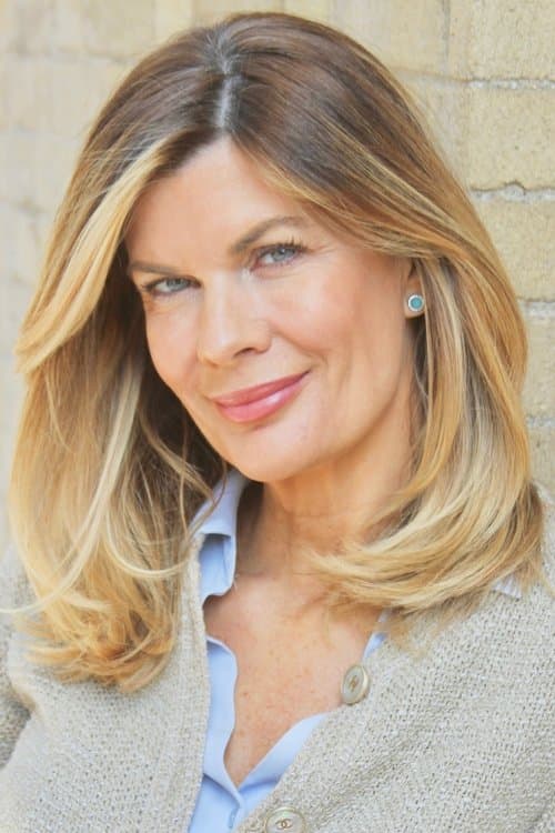 Mia Matthews image