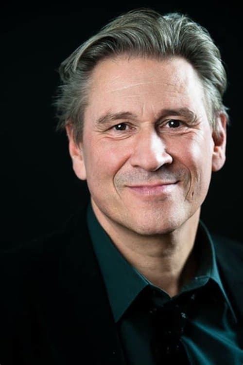 Michael Kind image