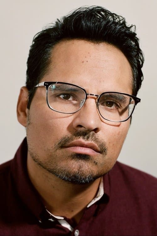 Michael Peña image